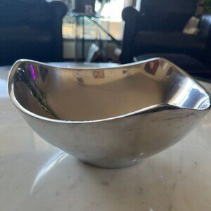 Nambe 528 11 Inch Tri Corner Salad/Serving Bowl